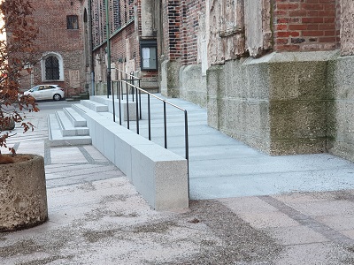 ramp in front of the cathedral