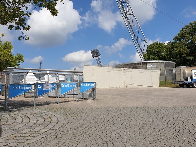 Olympiastadion: Eingang von Nordost zu den Plätzen für Personen im Rollstuhl