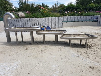 Spielplatz, Tast- und Duftgarten im Westpark: Matschbecken
