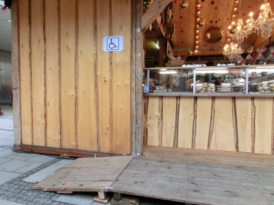 Christmas market: stand of gingerbread with a ramp