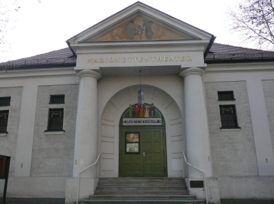 Marionettentheater von außen