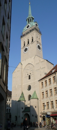 St. Peter von außen