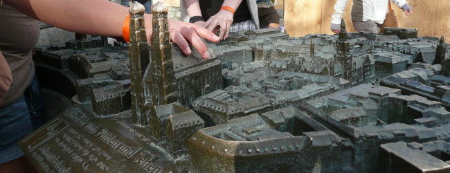 Examination model of the city